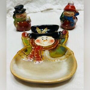Snowman kitchen decor spoon rest & salt & pepper shakers.  Mint condition.